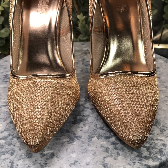 Charlotte Russe Milia Rose Gold Metallic Mesh 4” Heels Women’s 8M 💛Like NEW💛 - Picture 2 of 13